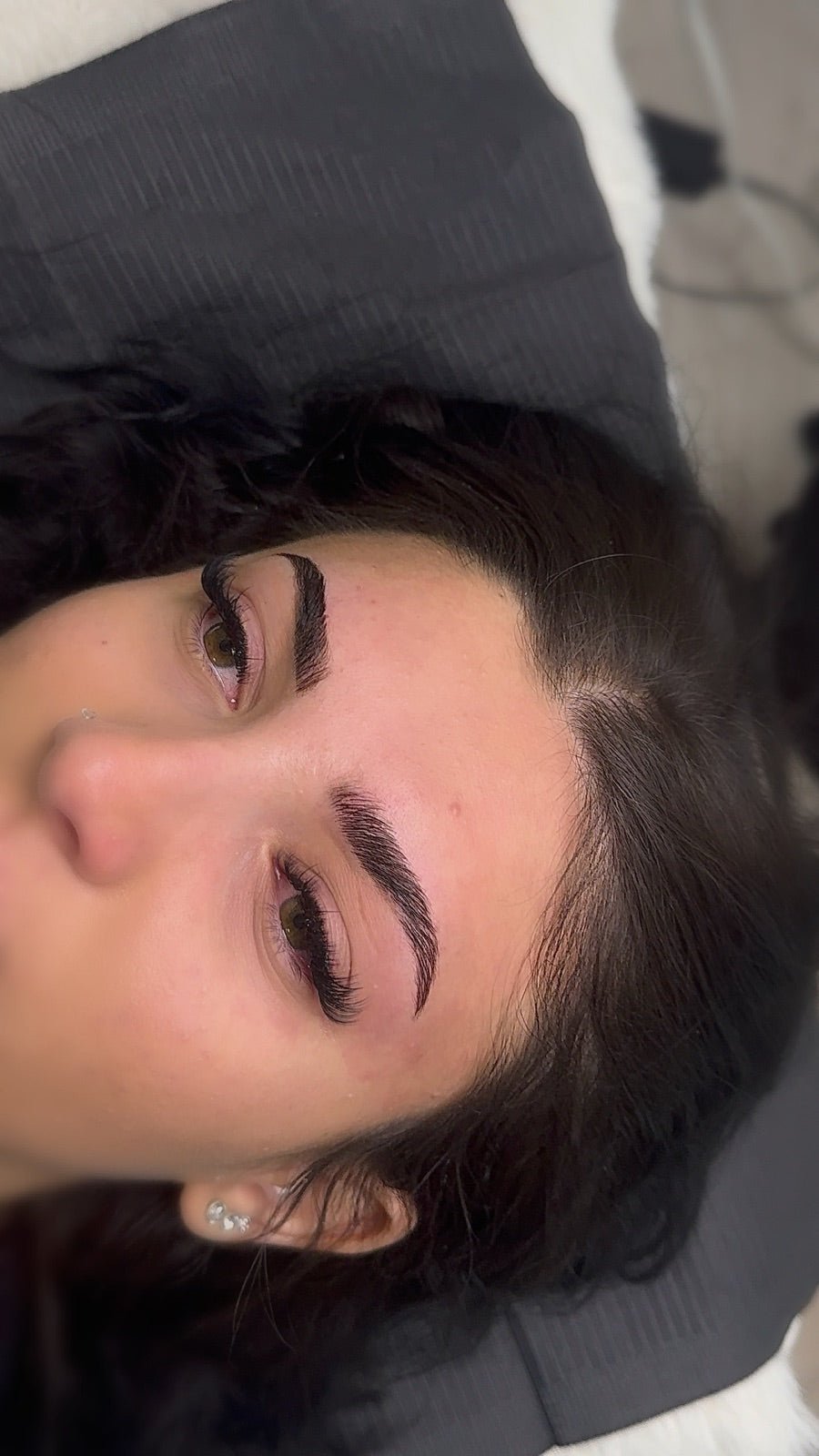 Résultat sourcils The House of Gy