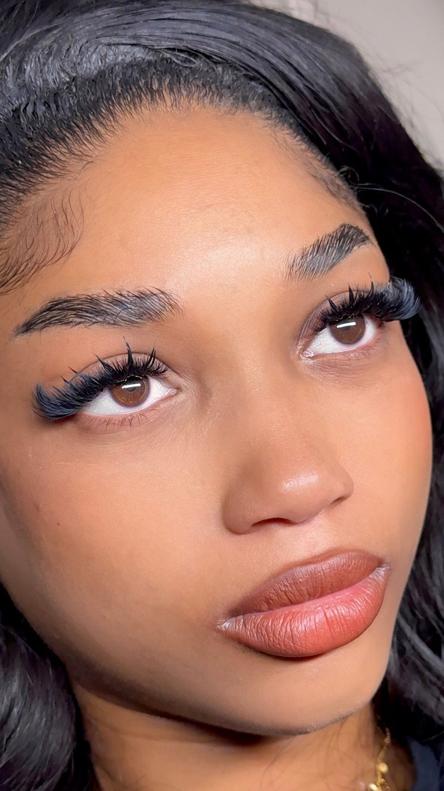 Résultat sourcils The House of Gy